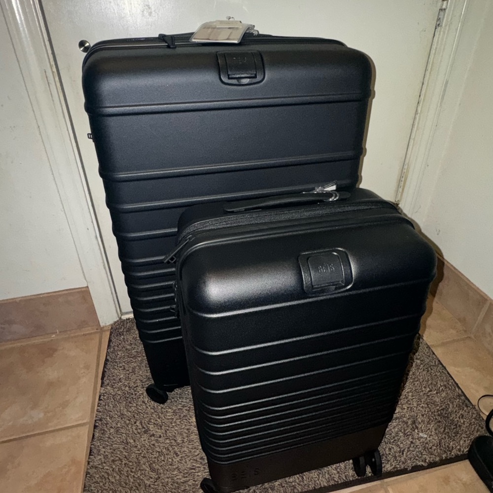 Beis Black Large & Carryon Luggage Set